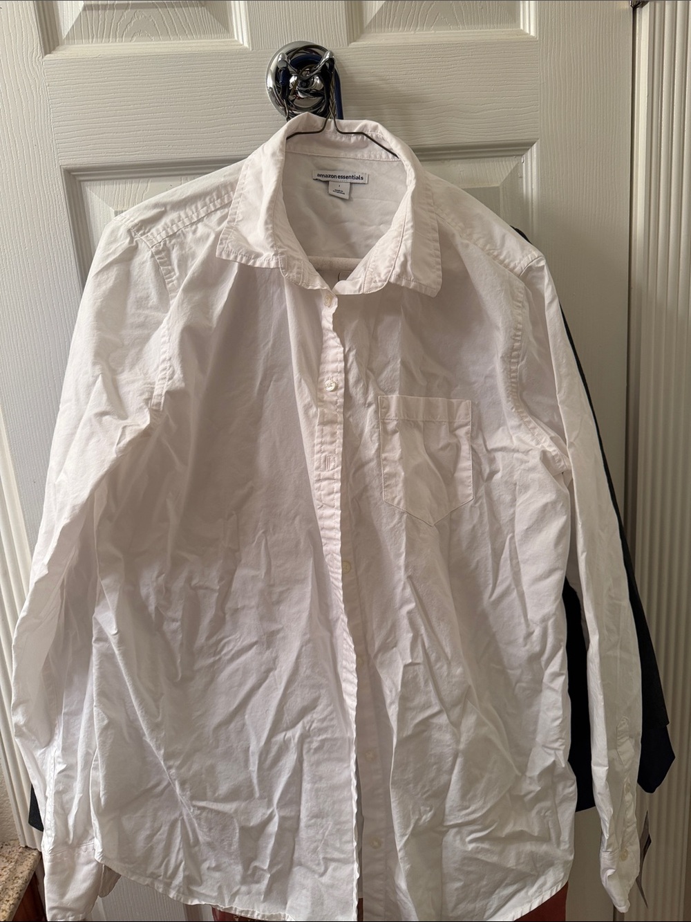 Men’s Amazon Essentials White Long-Sleeve Button Shirt size large